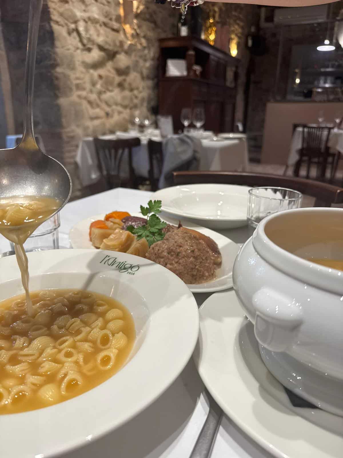 Escudella i carn d’olla casolana Escudella i carn d’olla casolana al Restaurant L’Antigó de Teià, Maresme